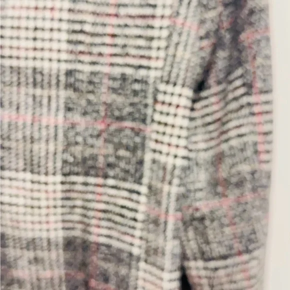 Unisex Houndstooth Pattern Black and White. - Picture 4 of 13